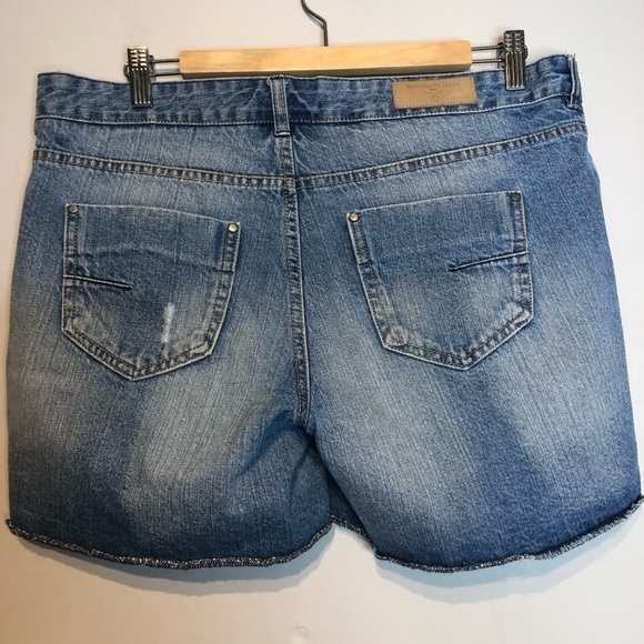 VERO Moda Relaxed Denim Jean Shorts, size 31 - Picture 4 of 10